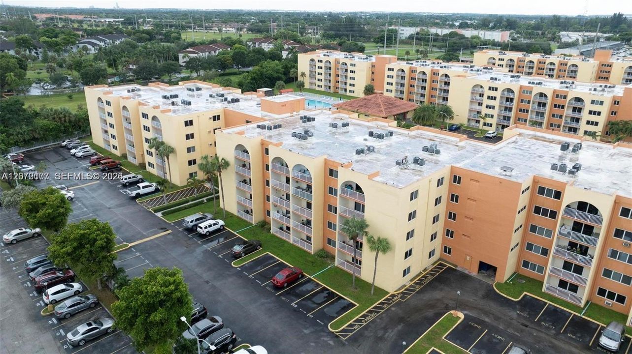 For Rent: $1,400 (1 beds, 1 baths, 382 Square Feet)