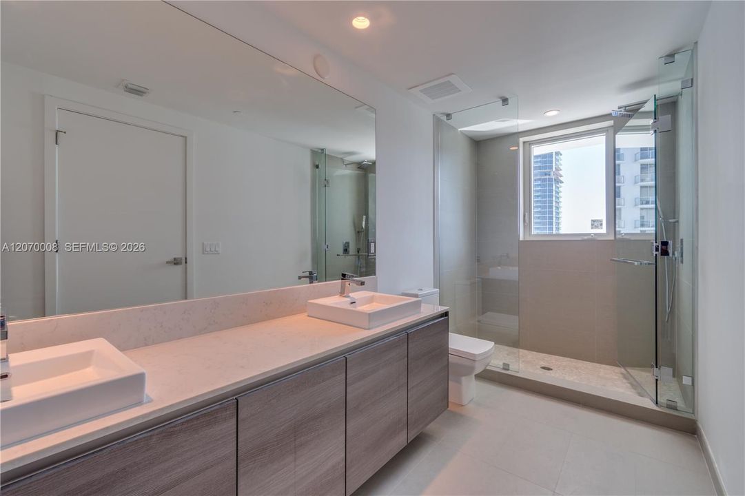 For Rent: $8,250 (3 beds, 3 baths, 1593 Square Feet)
