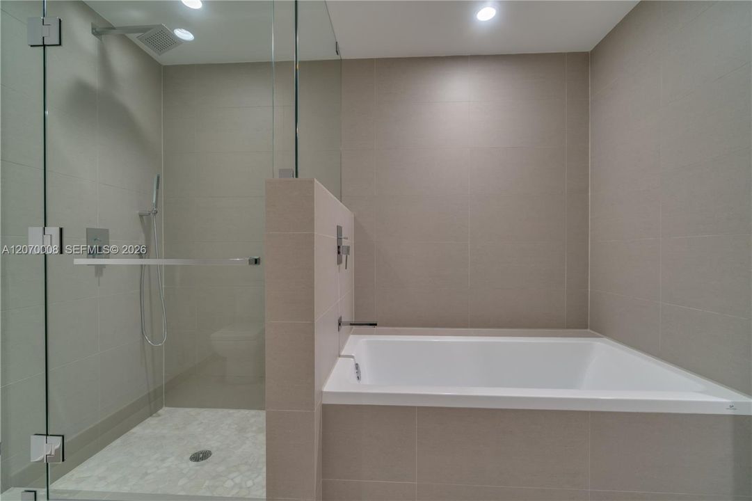 For Rent: $8,250 (3 beds, 3 baths, 1593 Square Feet)