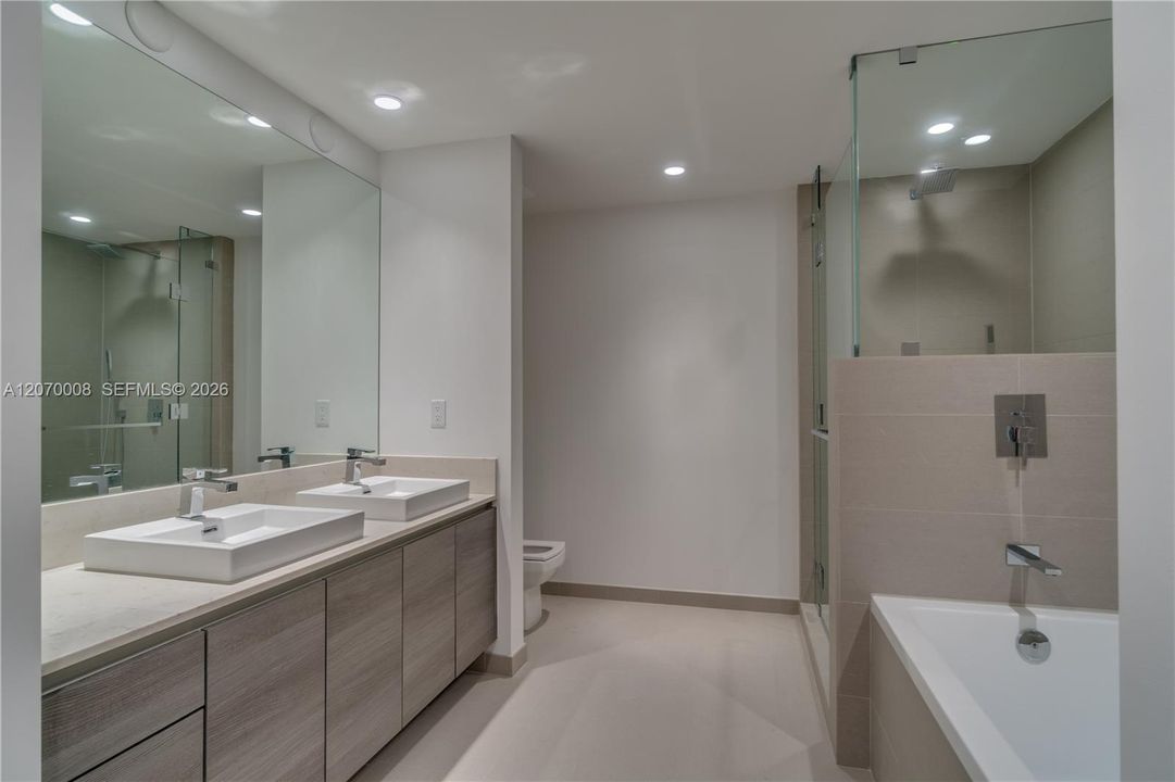 For Rent: $8,250 (3 beds, 3 baths, 1593 Square Feet)