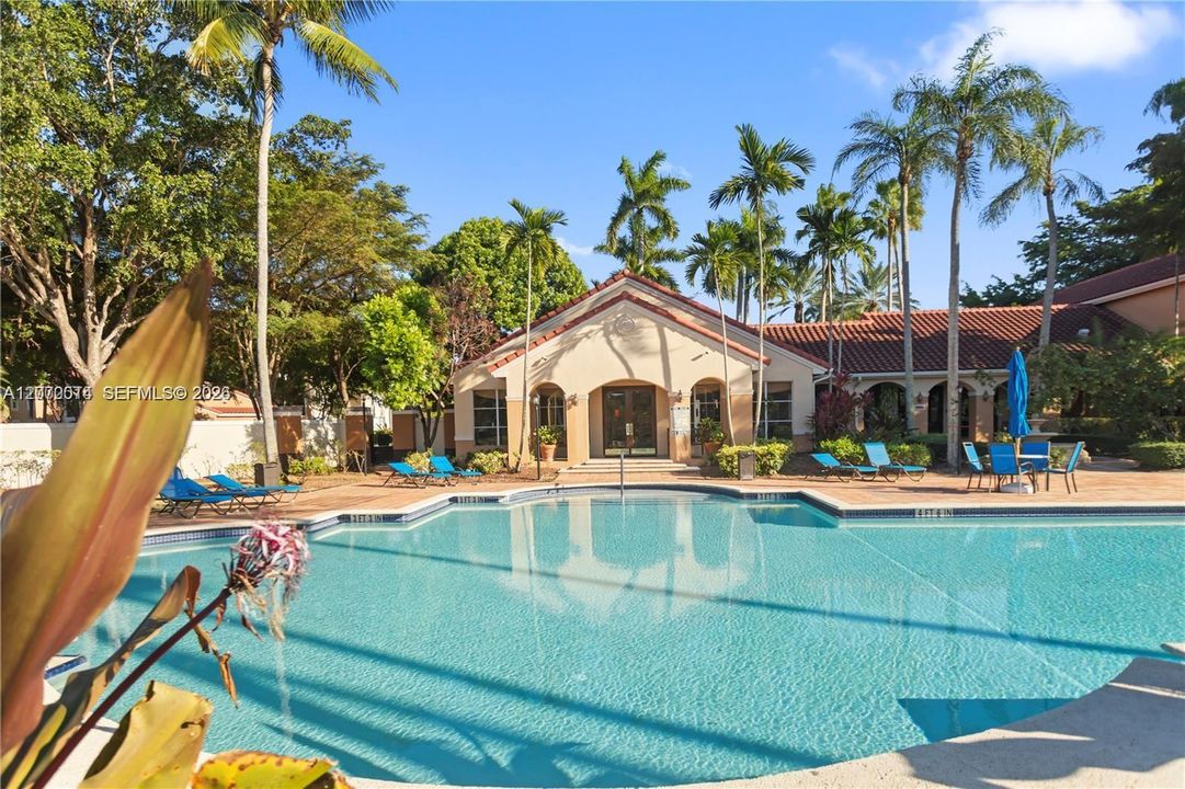 For Rent: $2,100 (1 beds, 1 baths, 665 Square Feet)