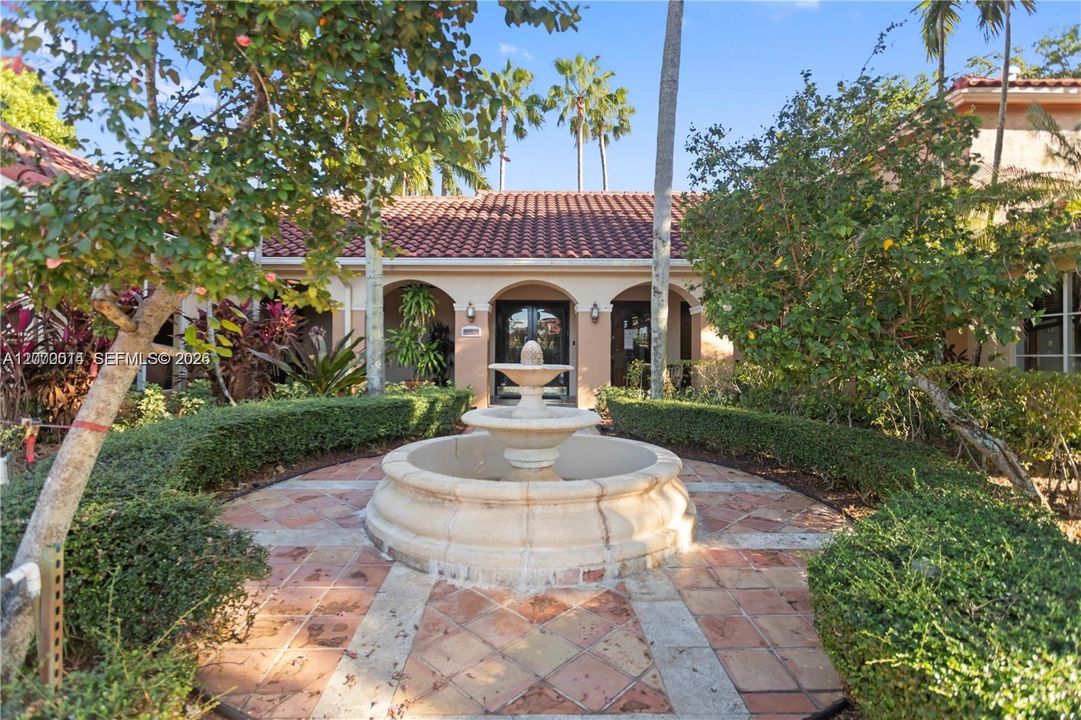 For Rent: $2,100 (1 beds, 1 baths, 665 Square Feet)