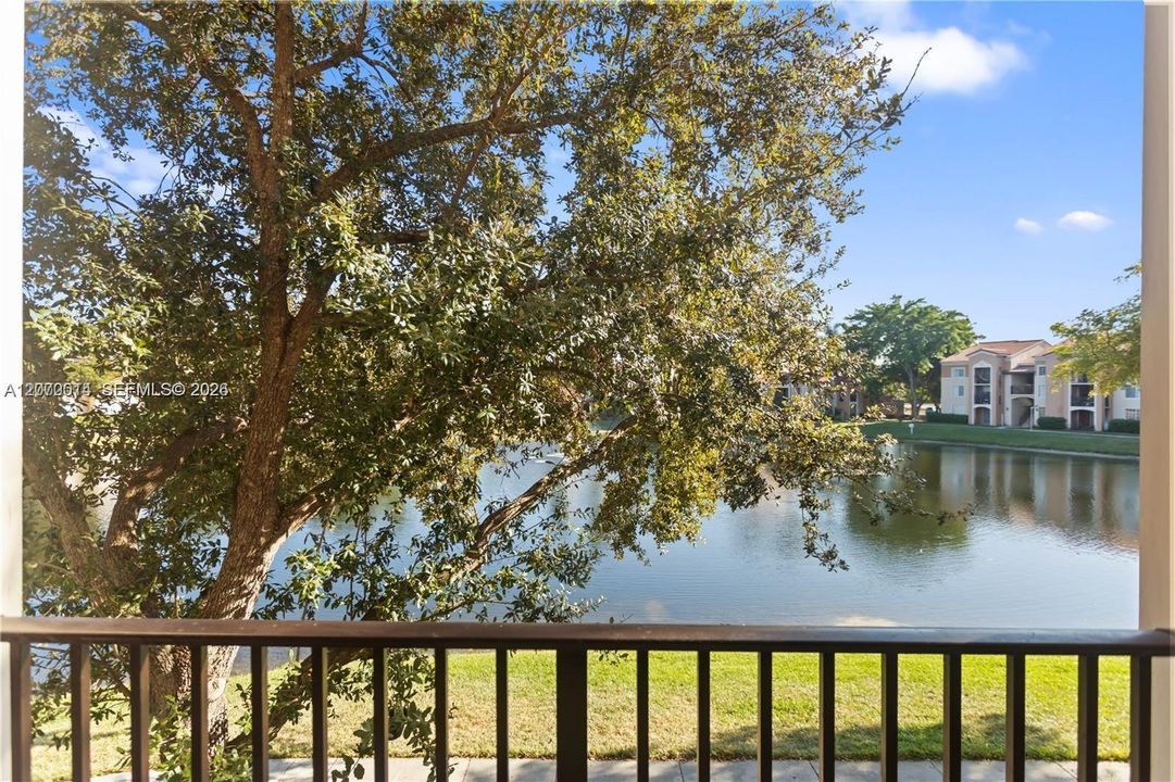For Rent: $2,100 (1 beds, 1 baths, 665 Square Feet)