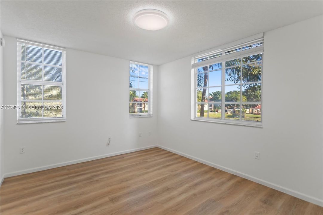 For Rent: $2,100 (1 beds, 1 baths, 665 Square Feet)