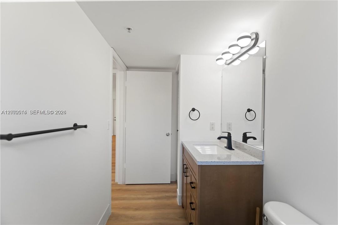 For Rent: $2,100 (1 beds, 1 baths, 665 Square Feet)