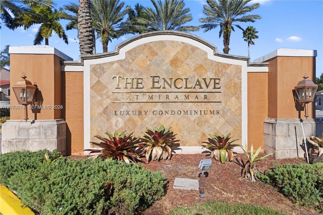 For Rent: $2,100 (1 beds, 1 baths, 665 Square Feet)
