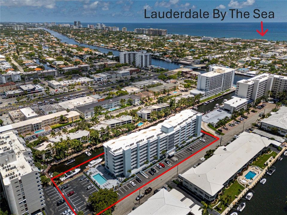 For Sale: $550,000 (3 beds, 3 baths, 1750 Square Feet)