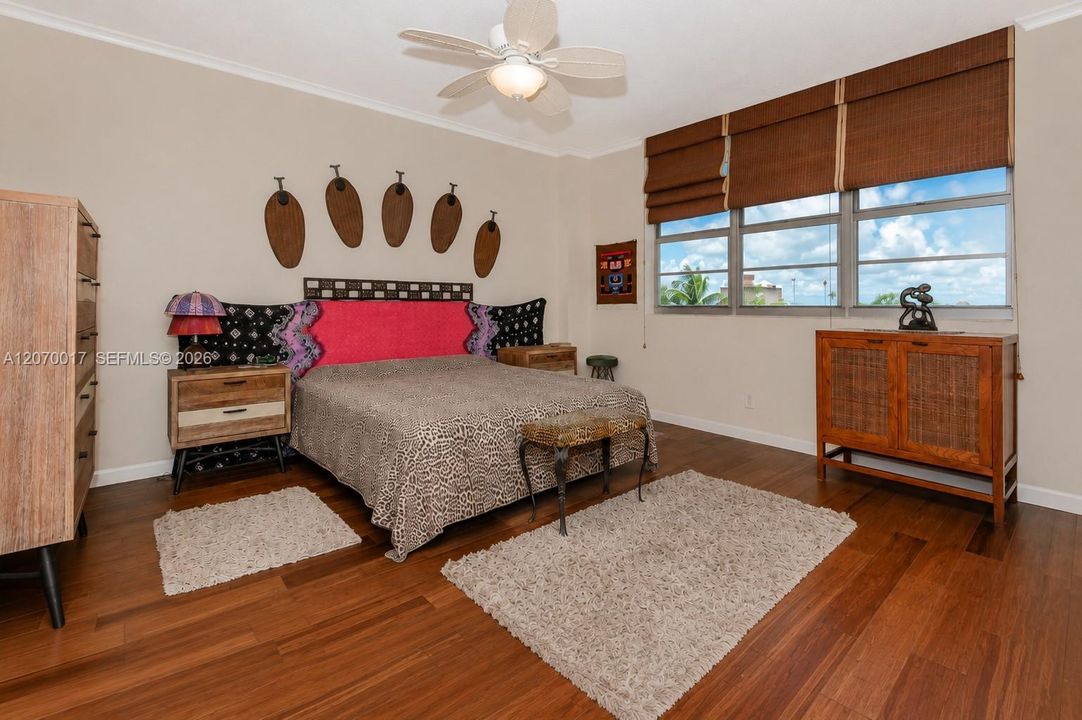 For Sale: $550,000 (3 beds, 3 baths, 1750 Square Feet)