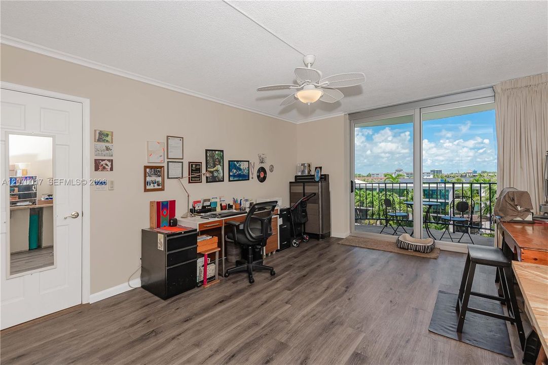 For Sale: $550,000 (3 beds, 3 baths, 1750 Square Feet)
