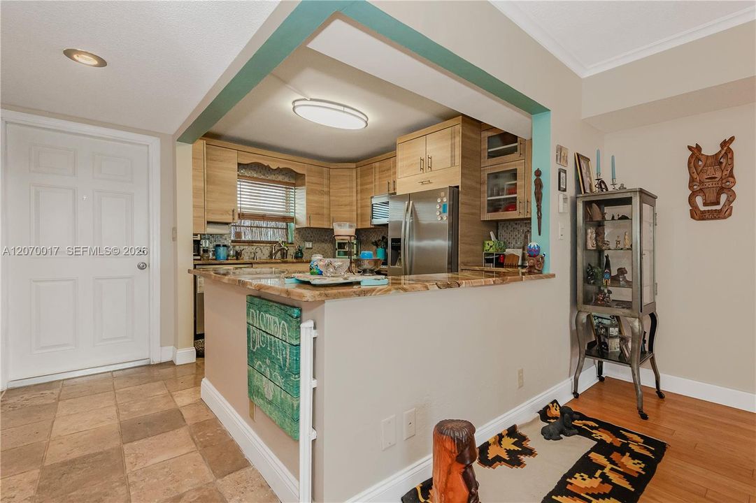 For Sale: $550,000 (3 beds, 3 baths, 1750 Square Feet)