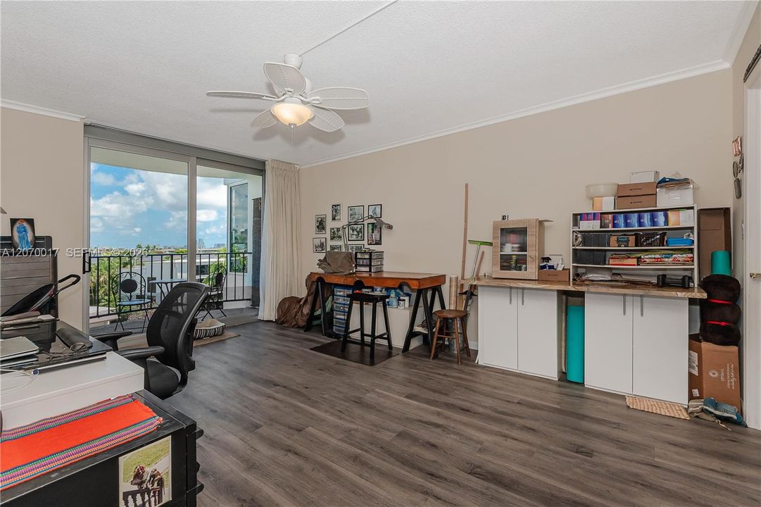 For Sale: $550,000 (3 beds, 3 baths, 1750 Square Feet)