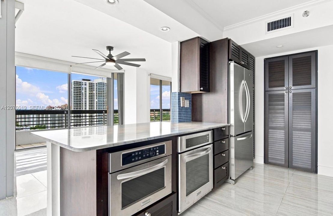 For Sale: $530,000 (2 beds, 2 baths, 1353 Square Feet)