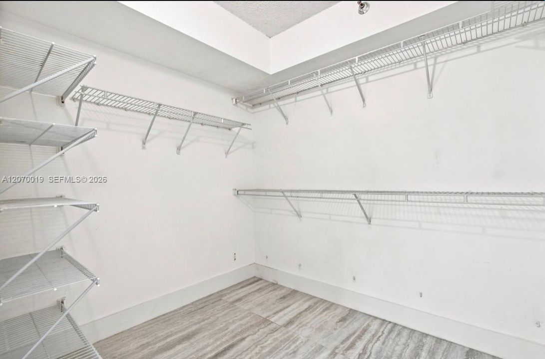 For Sale: $530,000 (2 beds, 2 baths, 1353 Square Feet)