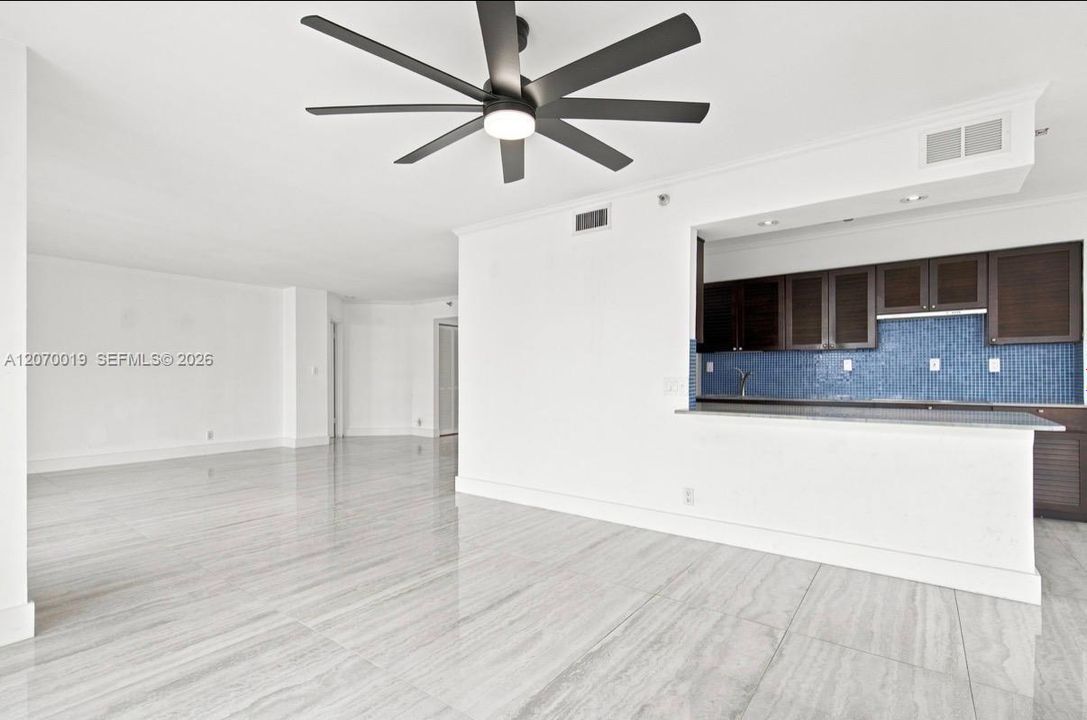 For Sale: $530,000 (2 beds, 2 baths, 1353 Square Feet)