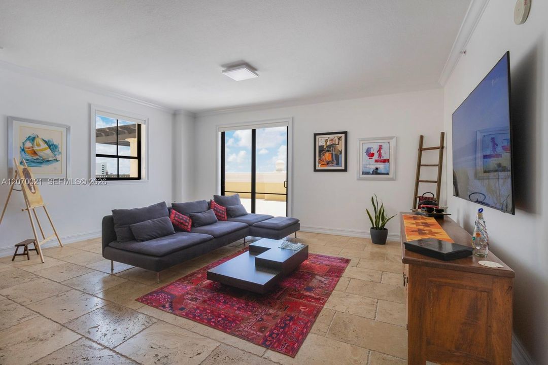 For Rent: $3,875 (2 beds, 2 baths, 1352 Square Feet)