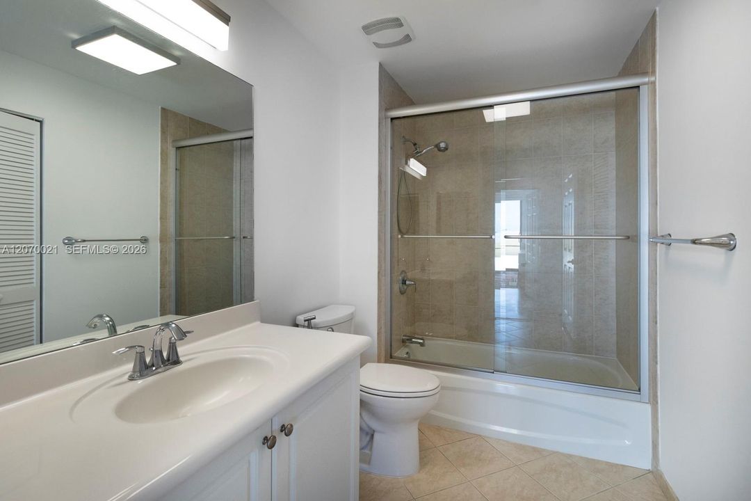 For Rent: $3,875 (2 beds, 2 baths, 1352 Square Feet)