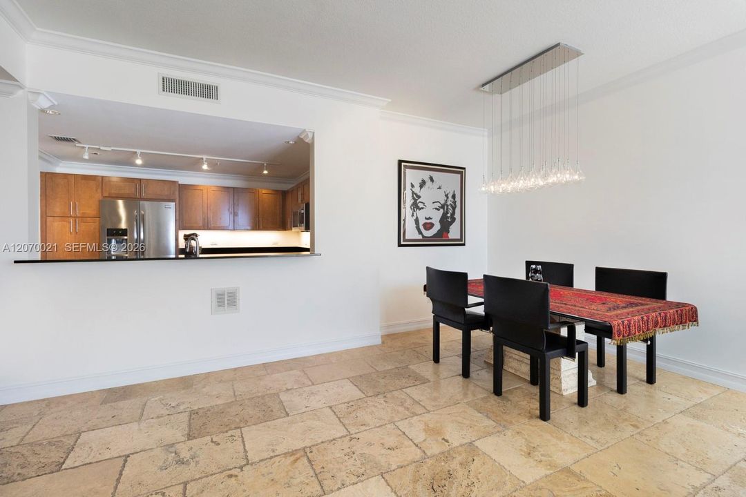 For Rent: $3,875 (2 beds, 2 baths, 1352 Square Feet)