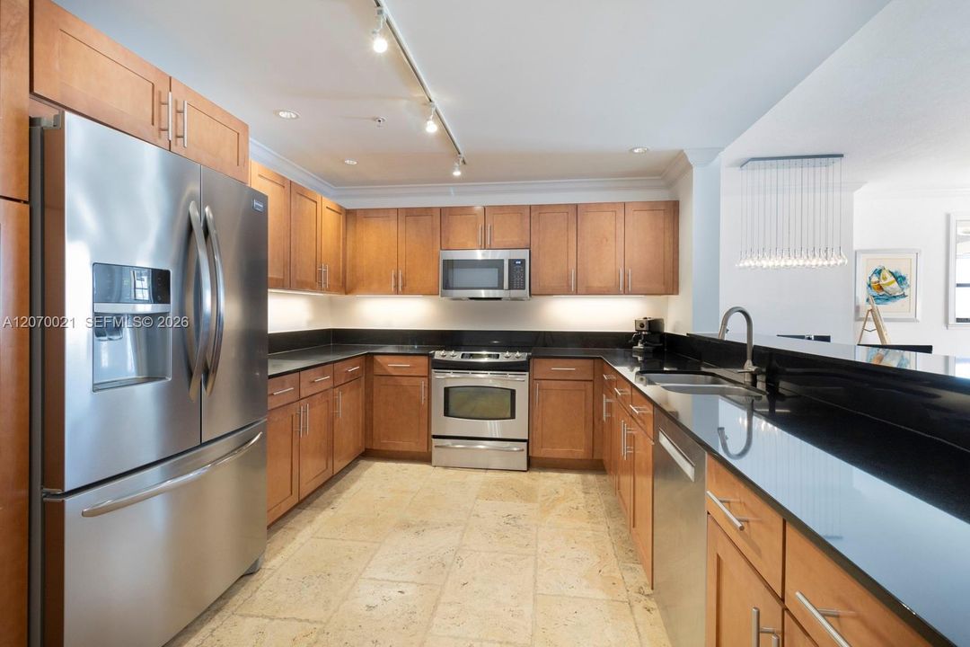 For Rent: $3,875 (2 beds, 2 baths, 1352 Square Feet)