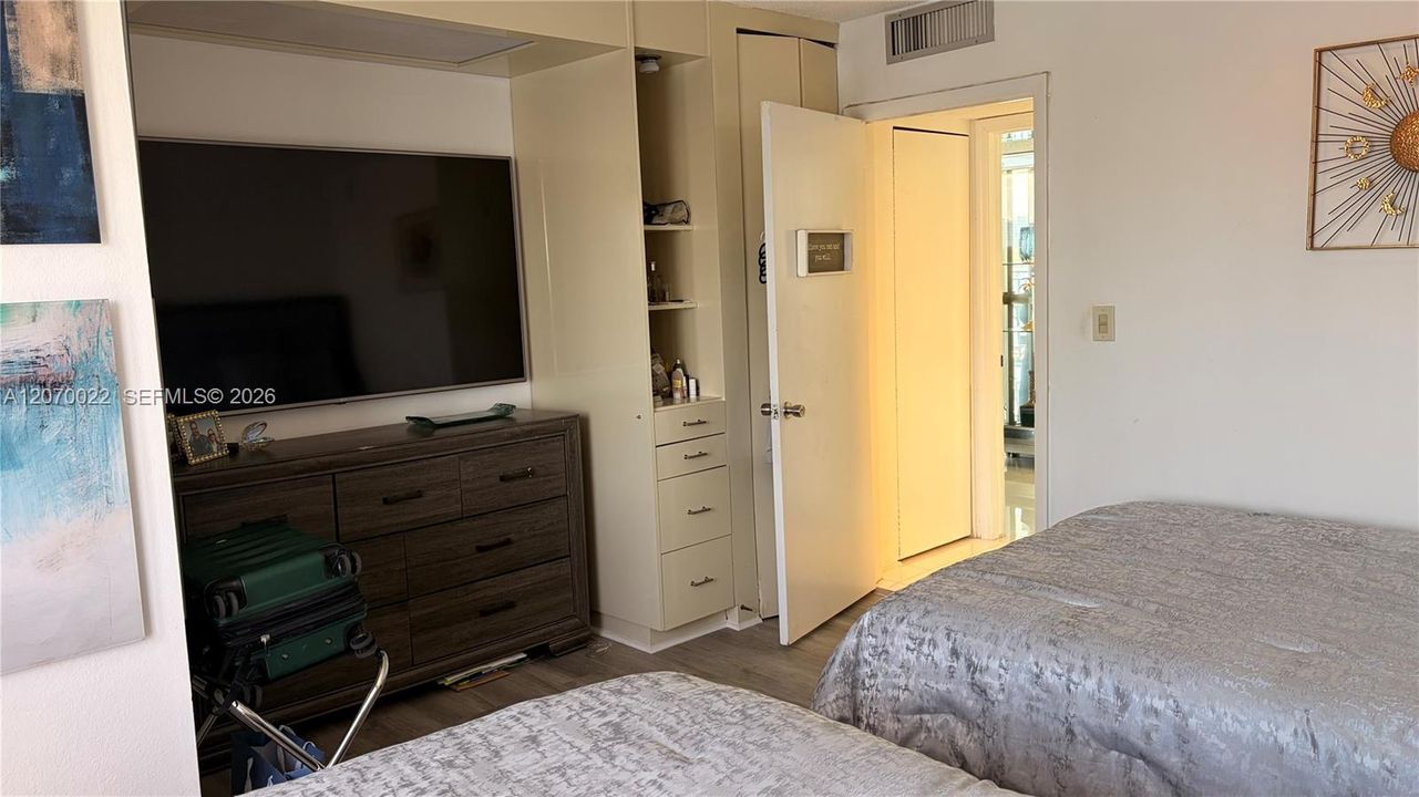 For Rent: $7,000 (2 beds, 2 baths, 1575 Square Feet)