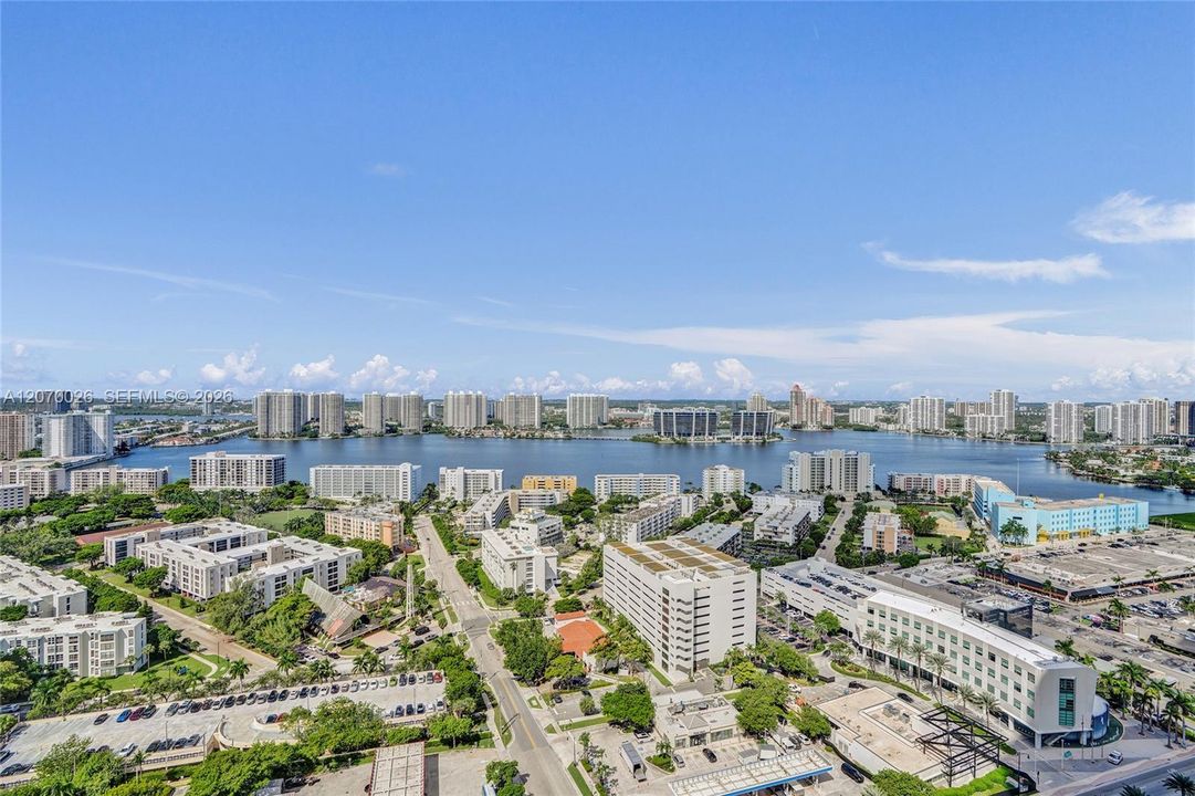 For Rent: $27,000 (4 beds, 4 baths, 2736 Square Feet)