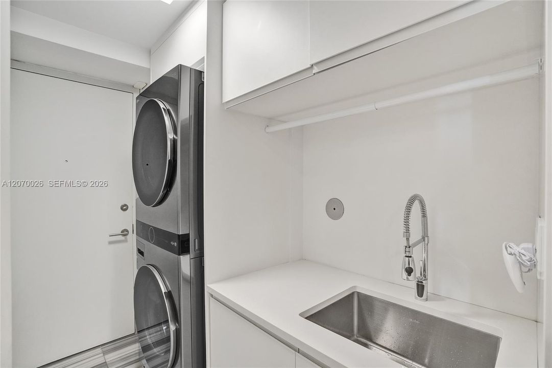 For Rent: $27,000 (4 beds, 4 baths, 2736 Square Feet)