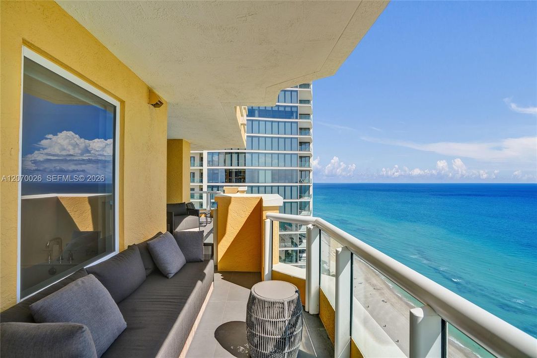 For Rent: $27,000 (4 beds, 4 baths, 2736 Square Feet)