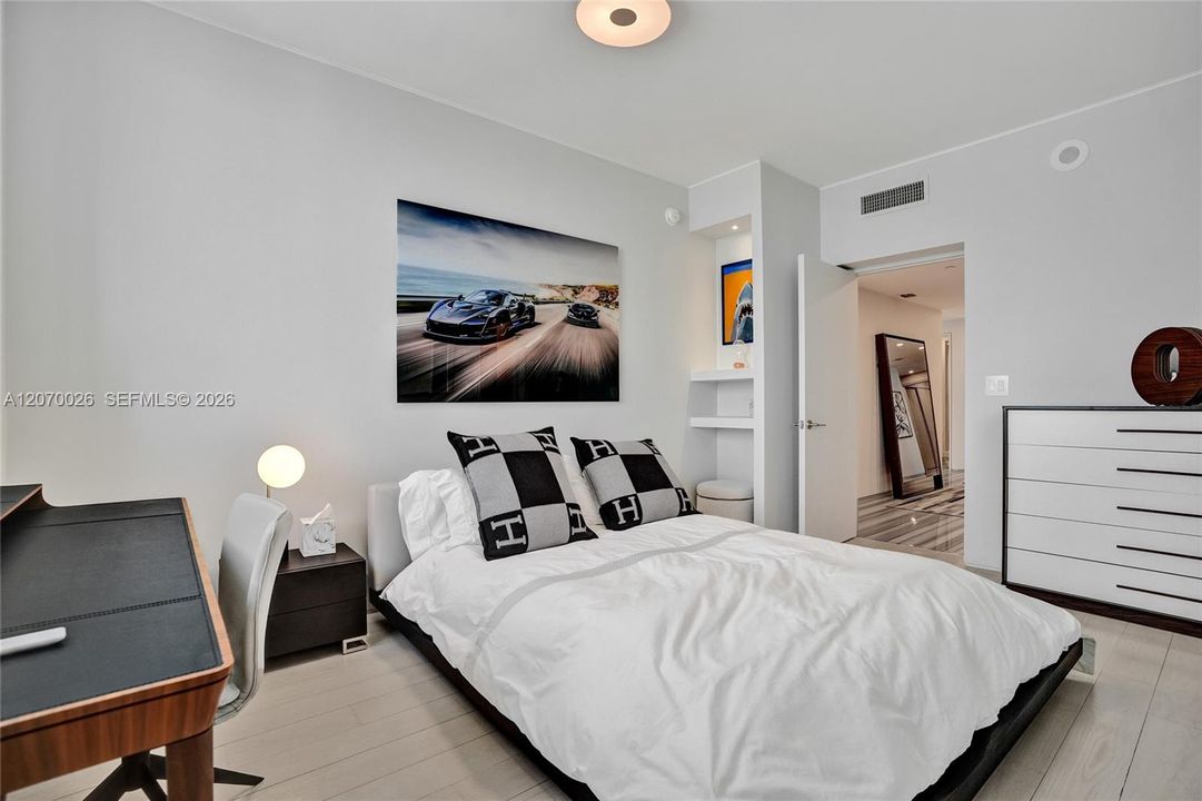 For Rent: $27,000 (4 beds, 4 baths, 2736 Square Feet)