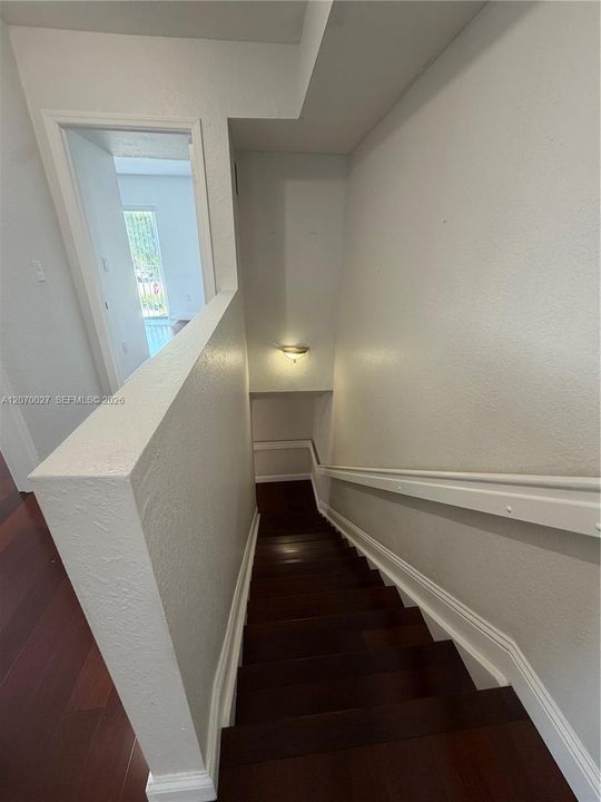 For Rent: $2,700 (3 beds, 2 baths, 1230 Square Feet)