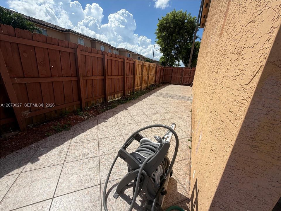 For Rent: $2,700 (3 beds, 2 baths, 1230 Square Feet)