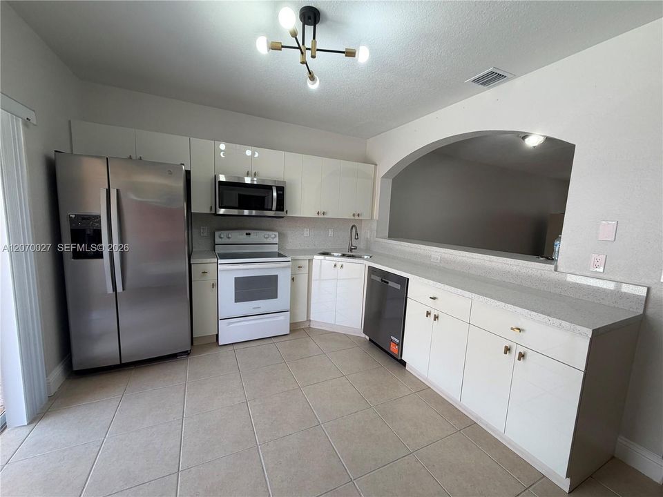 For Rent: $2,700 (3 beds, 2 baths, 1230 Square Feet)