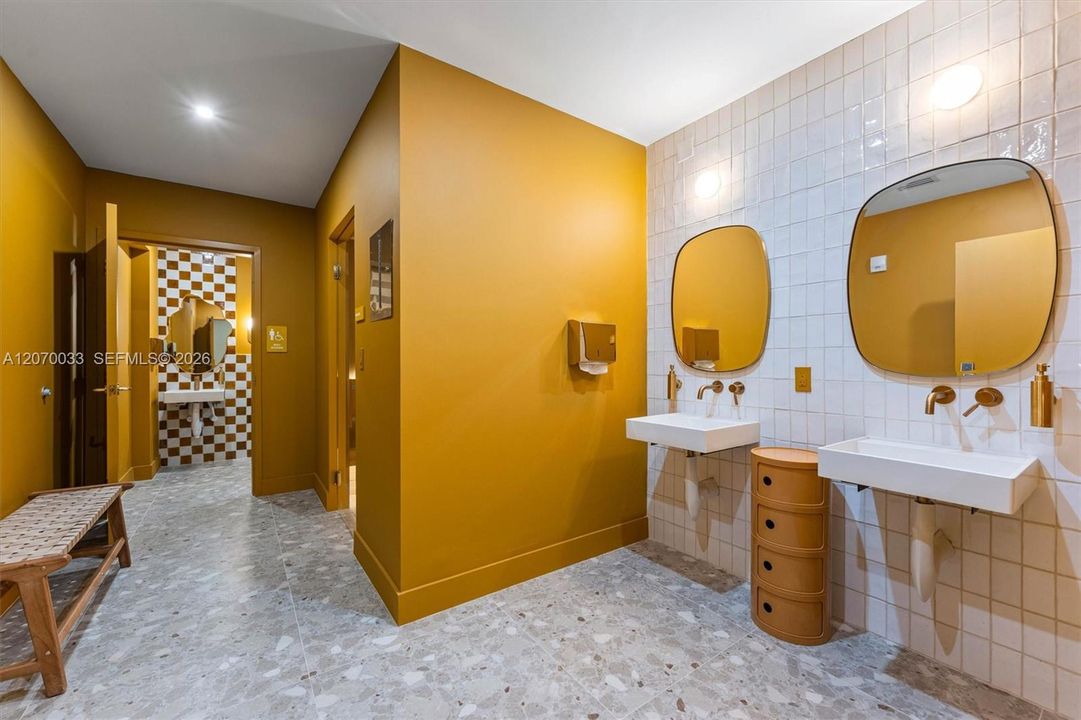For Rent: $7,000 (1 beds, 2 baths, 0 Square Feet)