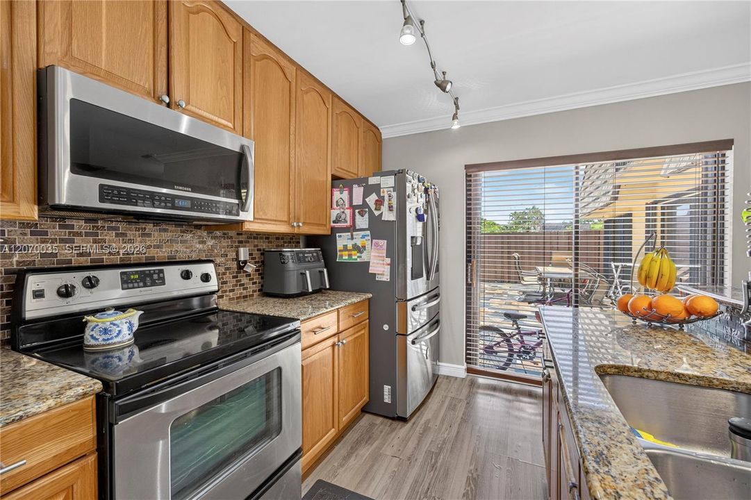 For Sale: $350,000 (3 beds, 2 baths, 1540 Square Feet)