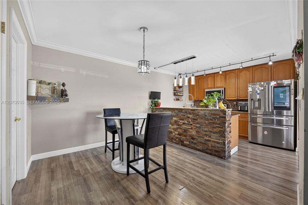 For Sale: $350,000 (3 beds, 2 baths, 1540 Square Feet)