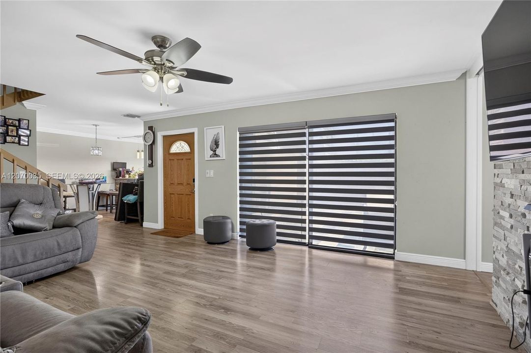 For Sale: $350,000 (3 beds, 2 baths, 1540 Square Feet)