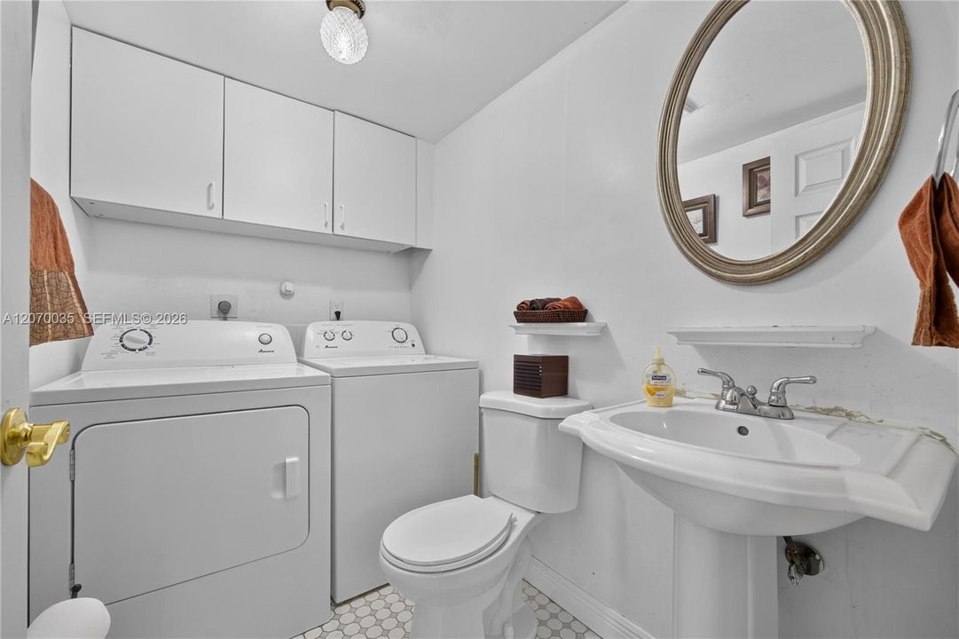 For Sale: $350,000 (3 beds, 2 baths, 1540 Square Feet)