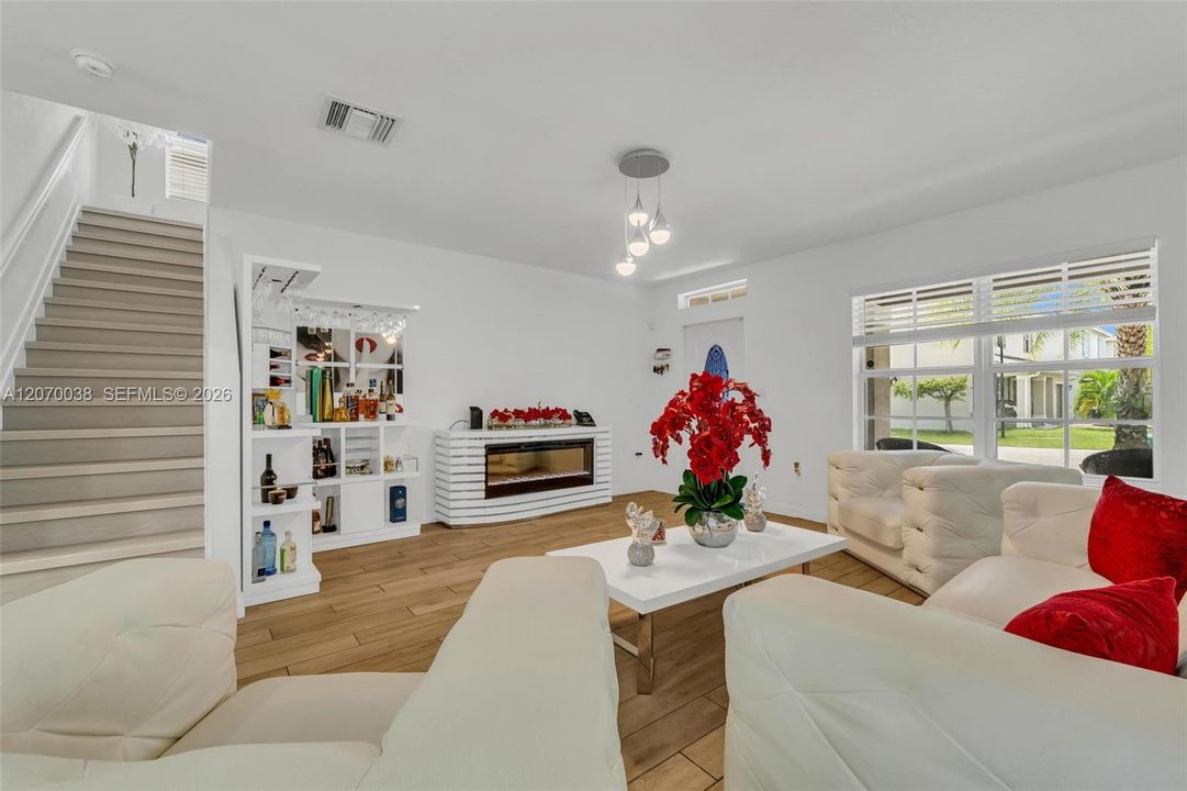 For Rent: $4,200 (4 beds, 3 baths, 2126 Square Feet)