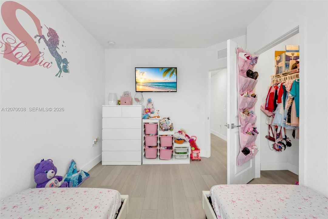 For Rent: $4,200 (4 beds, 3 baths, 2126 Square Feet)