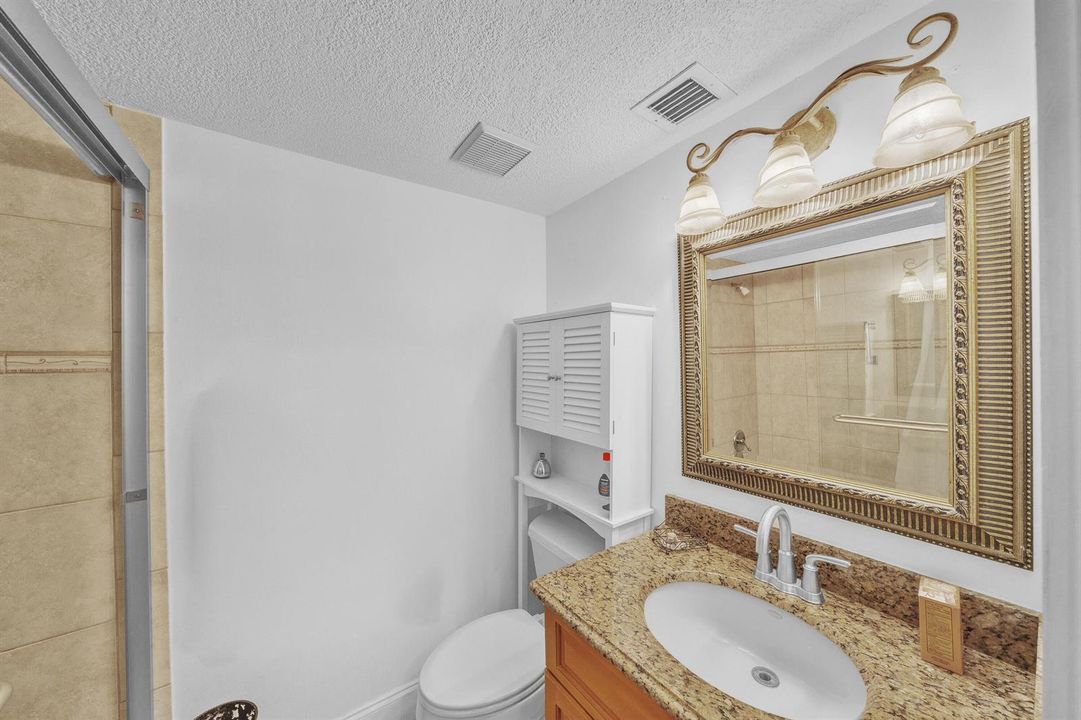 9 Primary Bathroom (1)
