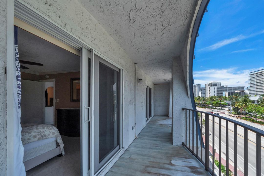 7 Balcony (6)