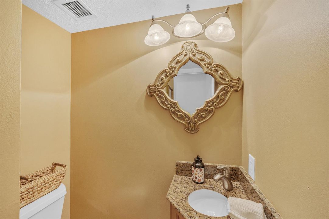 15 Half Bath (2)