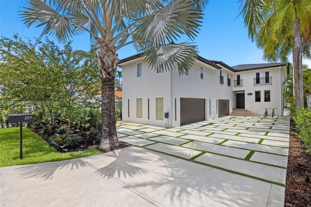 For Rent: $69,000 (5 beds, 5 baths, 5202 Square Feet)