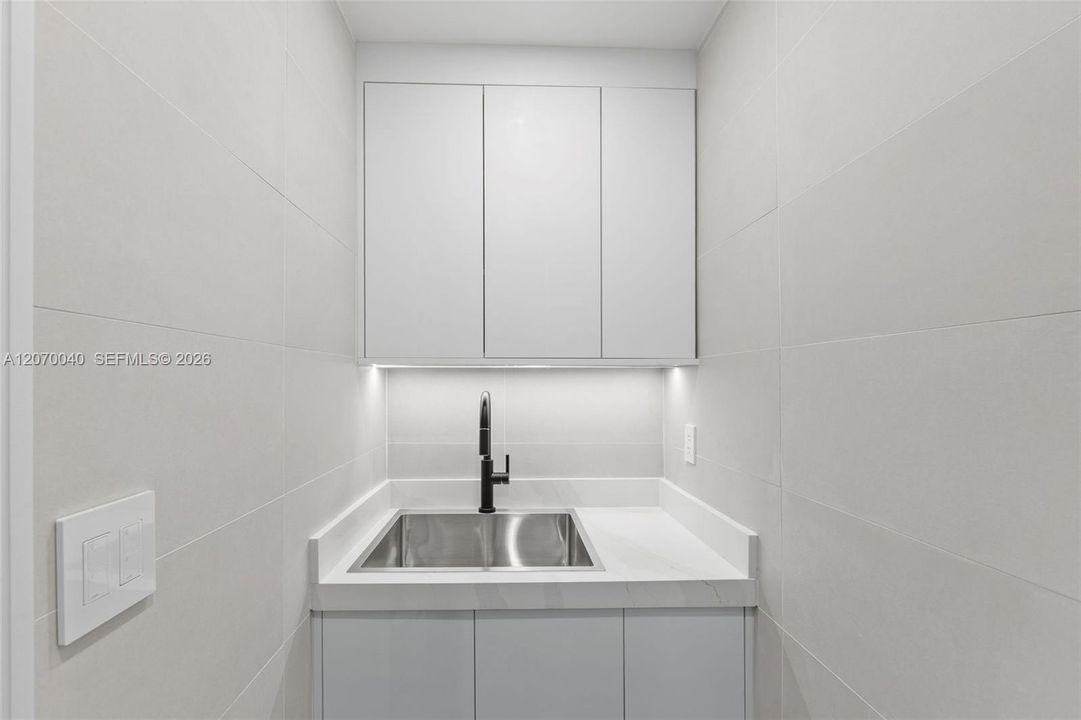 For Rent: $69,000 (5 beds, 5 baths, 5202 Square Feet)