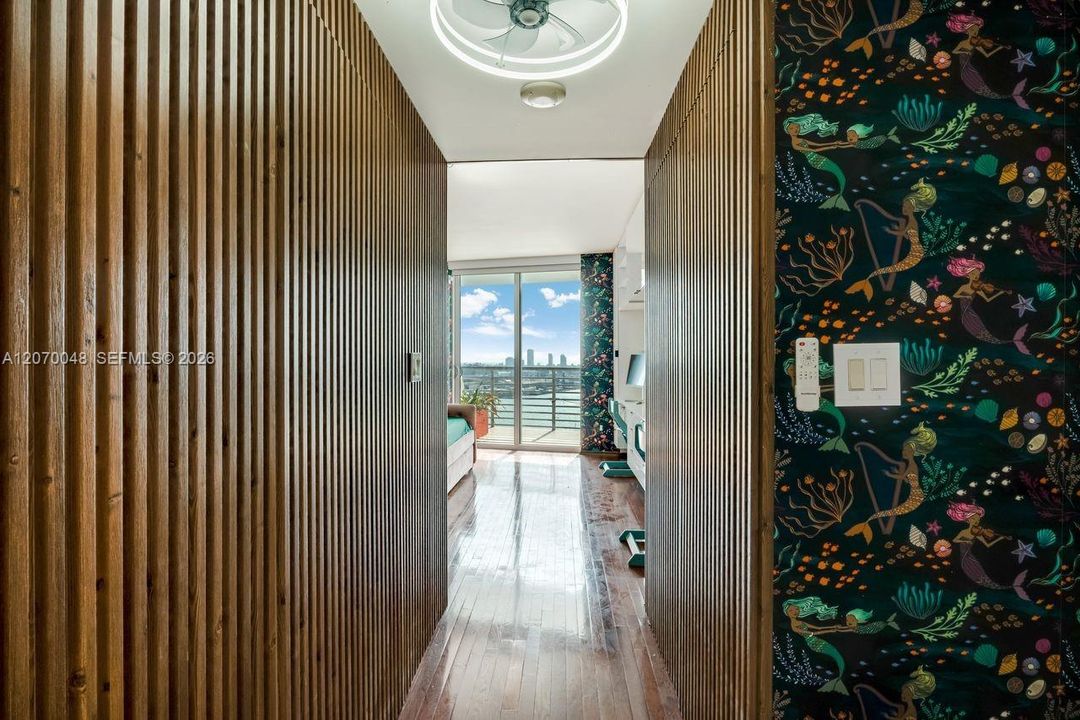 Main Bedroom Hallway