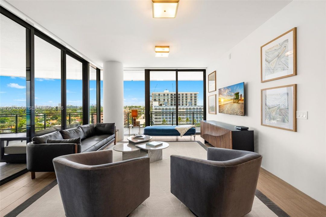 For Sale: $4,250,000 (2 beds, 2 baths, 1522 Square Feet)