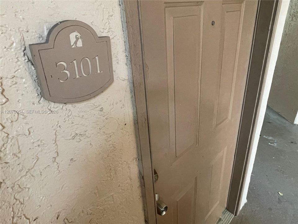 For Rent: $1,850 (1 beds, 1 baths, 805 Square Feet)