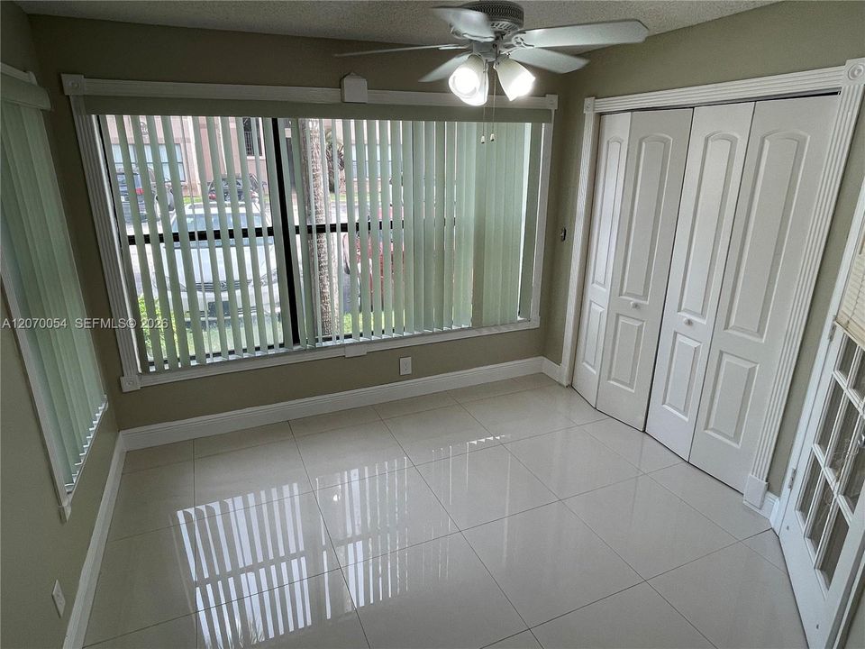 For Rent: $1,850 (1 beds, 1 baths, 805 Square Feet)