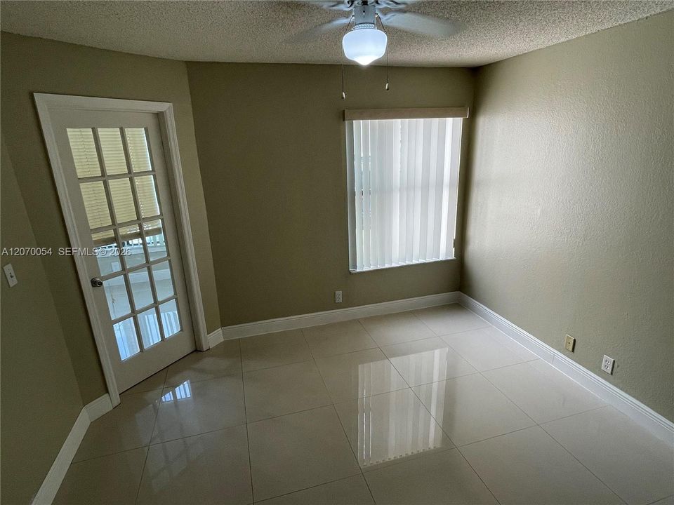 For Rent: $1,850 (1 beds, 1 baths, 805 Square Feet)