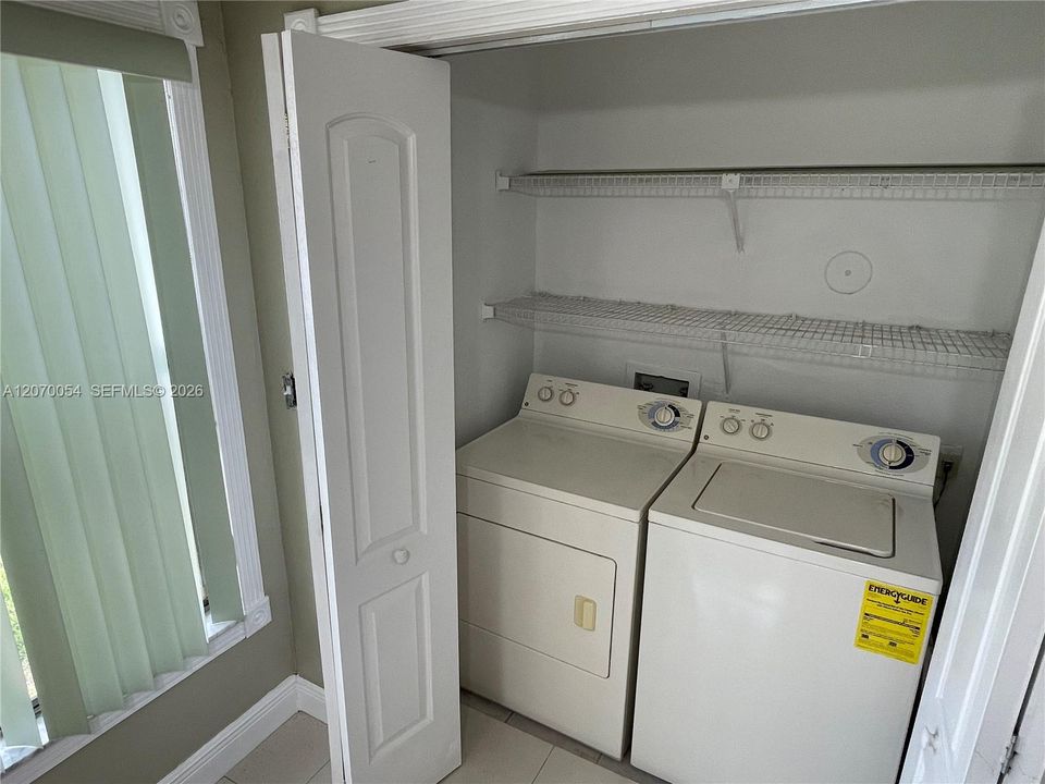 For Rent: $1,850 (1 beds, 1 baths, 805 Square Feet)