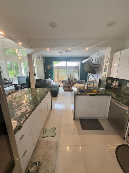 For Rent: $4,550 (3 beds, 2 baths, 1623 Square Feet)