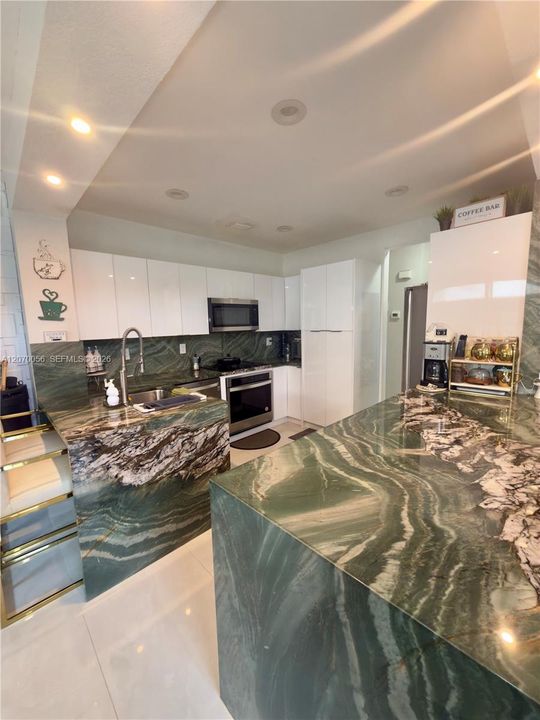 For Rent: $4,550 (3 beds, 2 baths, 1623 Square Feet)